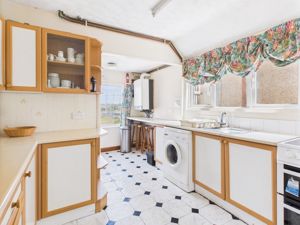 Kitchen other way - click for photo gallery